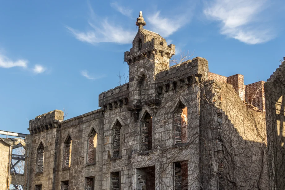 Current photograph of the ruin
